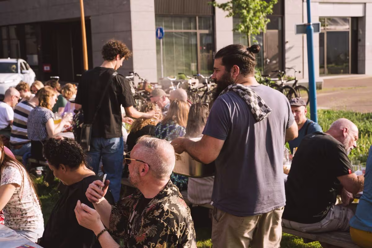 Pleingenoten Berlijnplein helpen kwetsbare bewoners